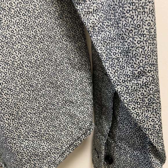 Esprit vintage button-down blouse, professional wear may be a med to large - Picture 3 of 5